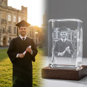 Presente de formatura em cristal gravado a laser com retrato 3D subsuperficial.